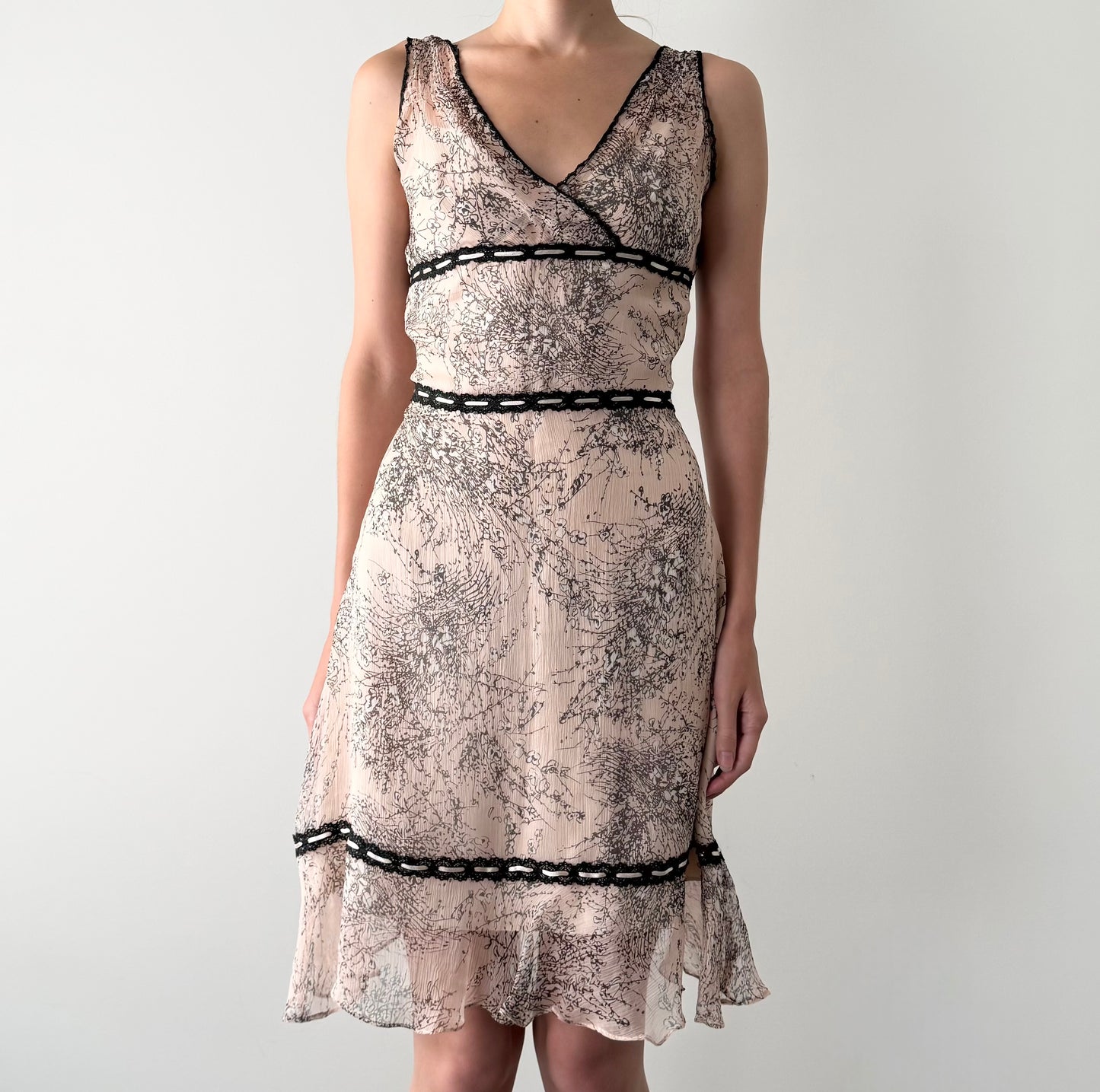 Dainty floral lace BCBGMAXAZRIA 100% silk midi dress.