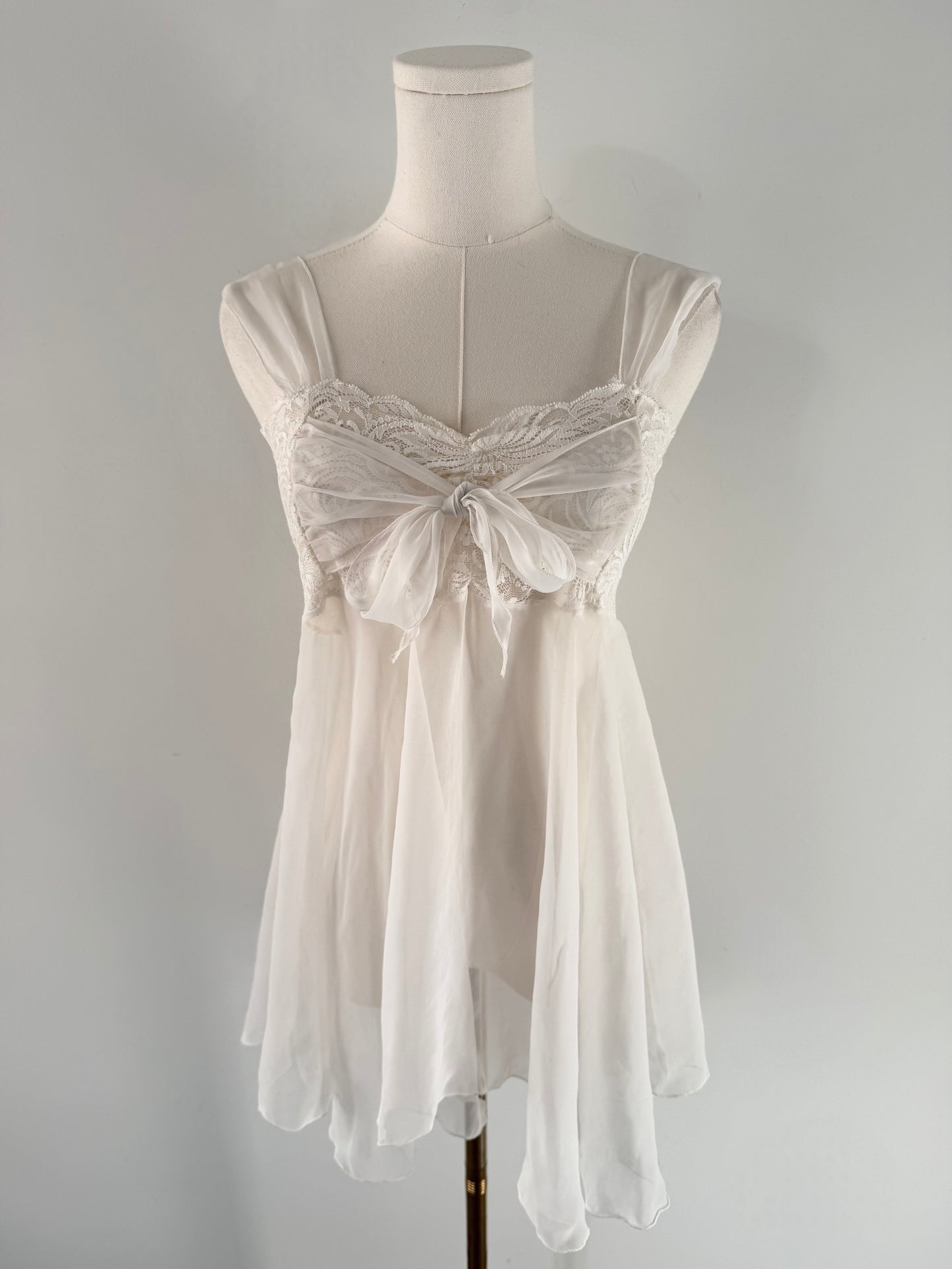 80s Victoria’s Secret white sheer babydoll slip