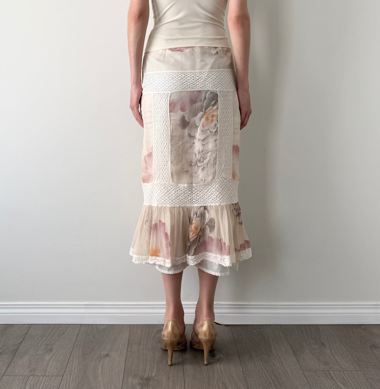Susan small 100% silk crochet floral midi skirt.
