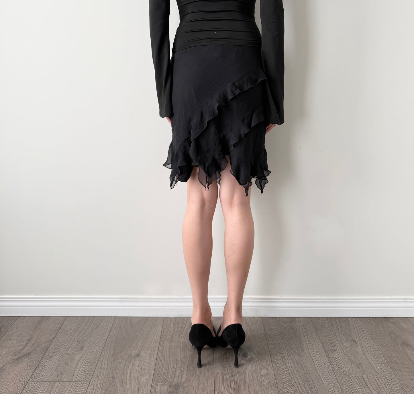 Guess 100% silk ruffle asymmetrical midi skirt.