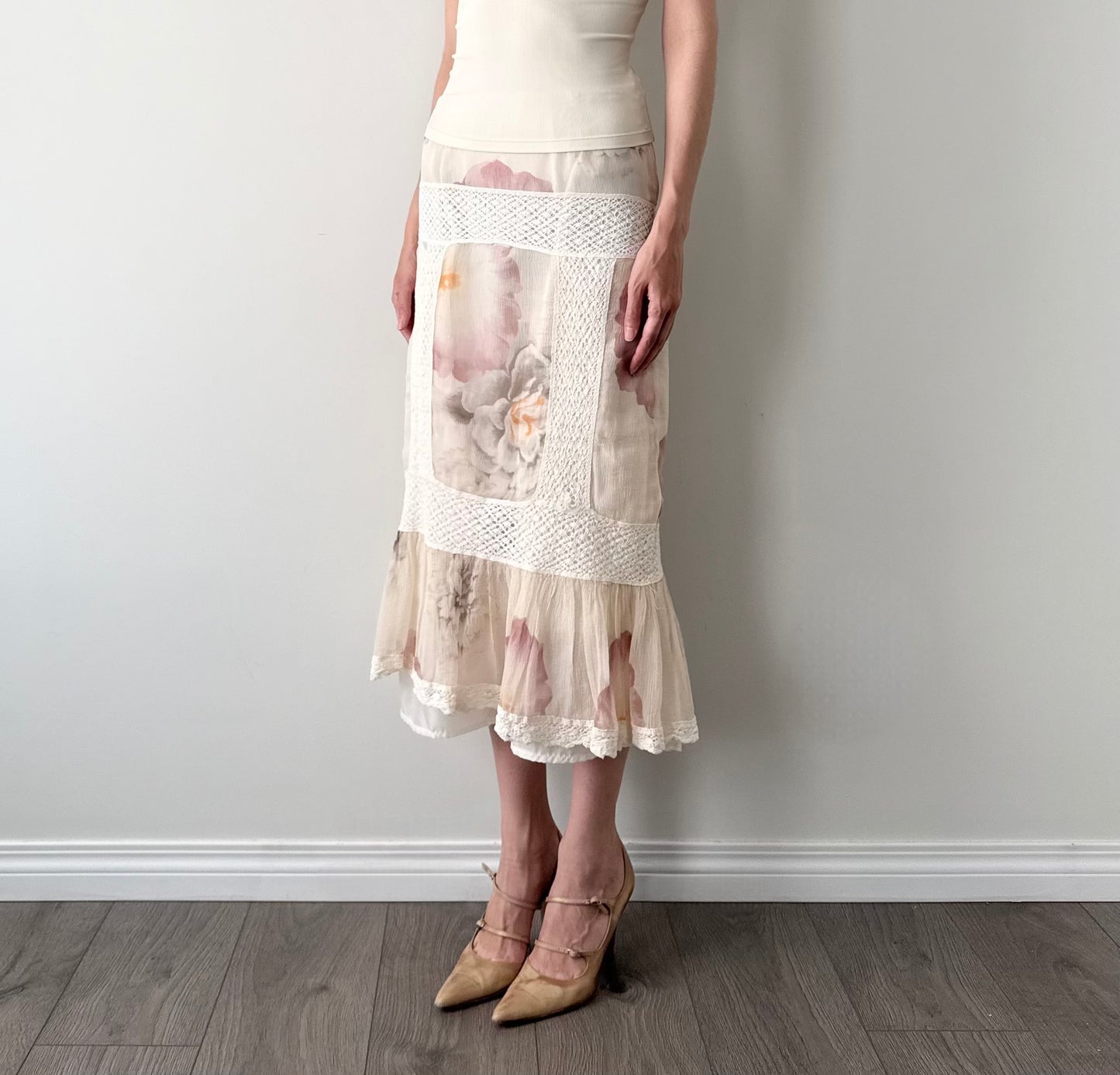 Susan small 100% silk crochet floral midi skirt.