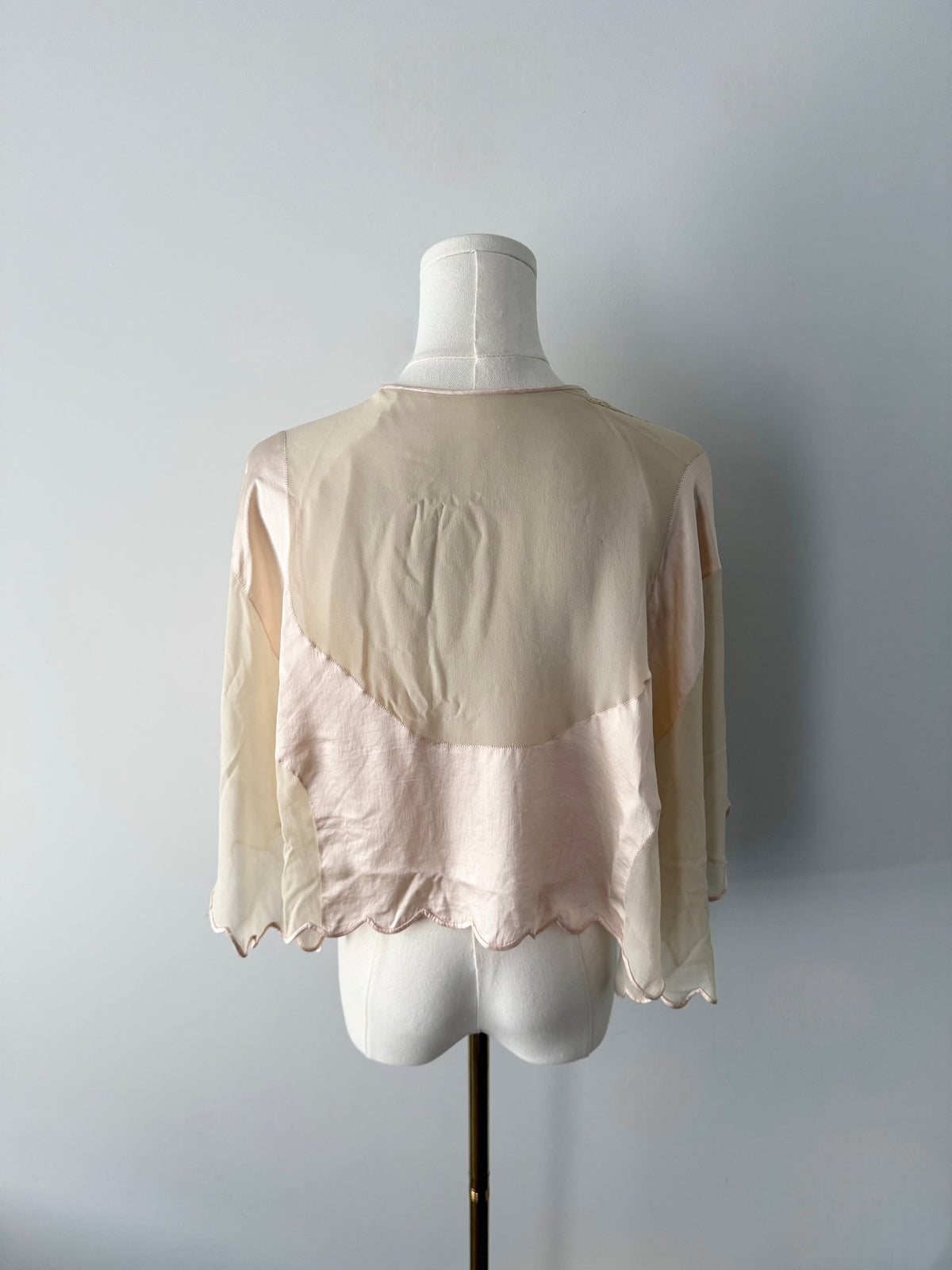 1930s 100% silk light pink/beige bed jacket