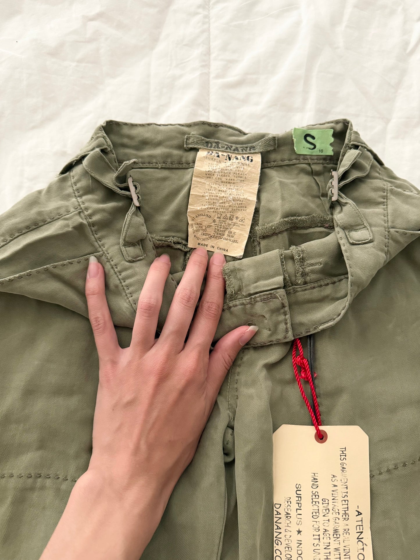 Y2K Da-Nang army green 100% silk capris