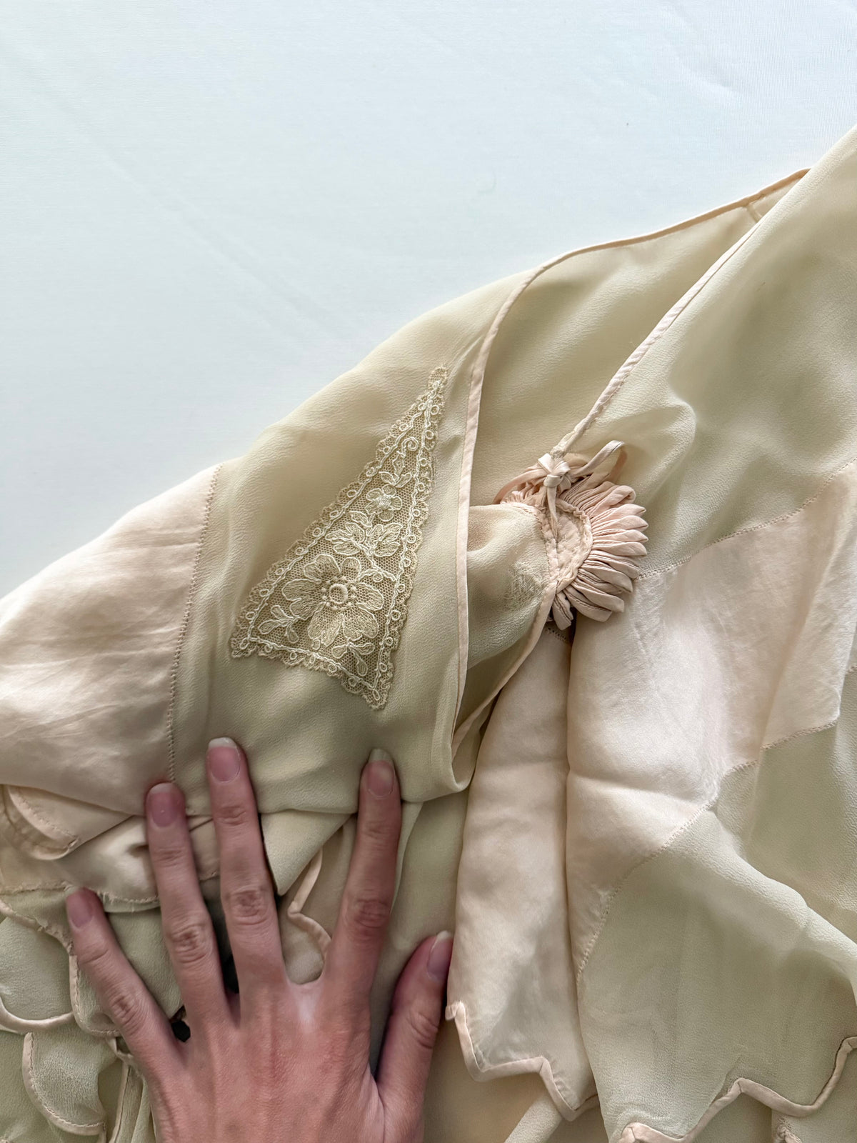1930s 100% silk light pink/beige bed jacket