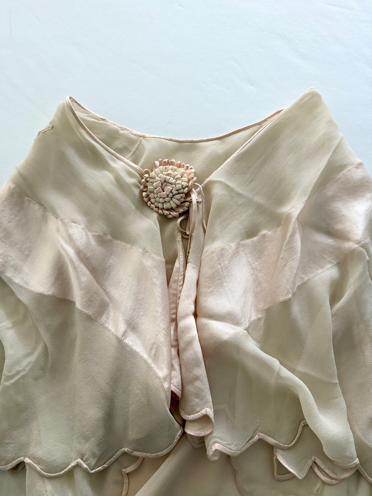 1930s 100% silk light pink/beige bed jacket