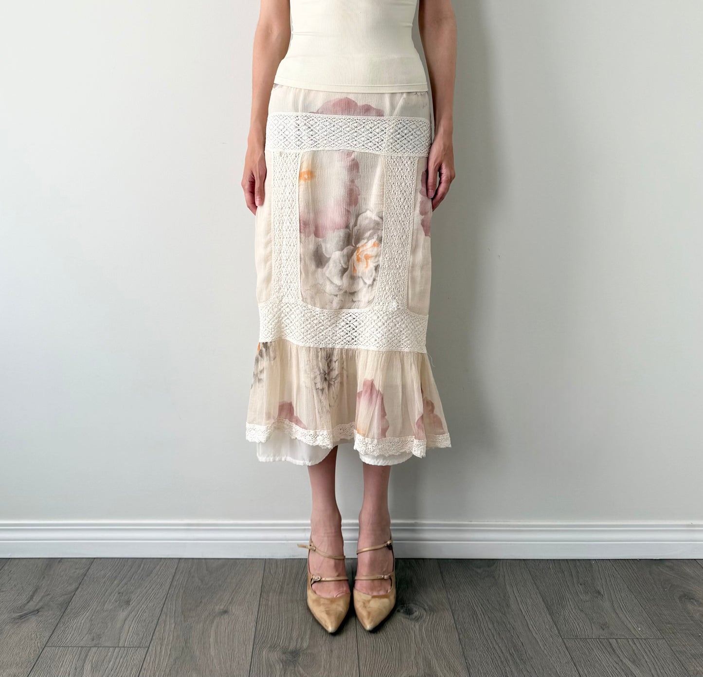 Susan small 100% silk crochet floral midi skirt.