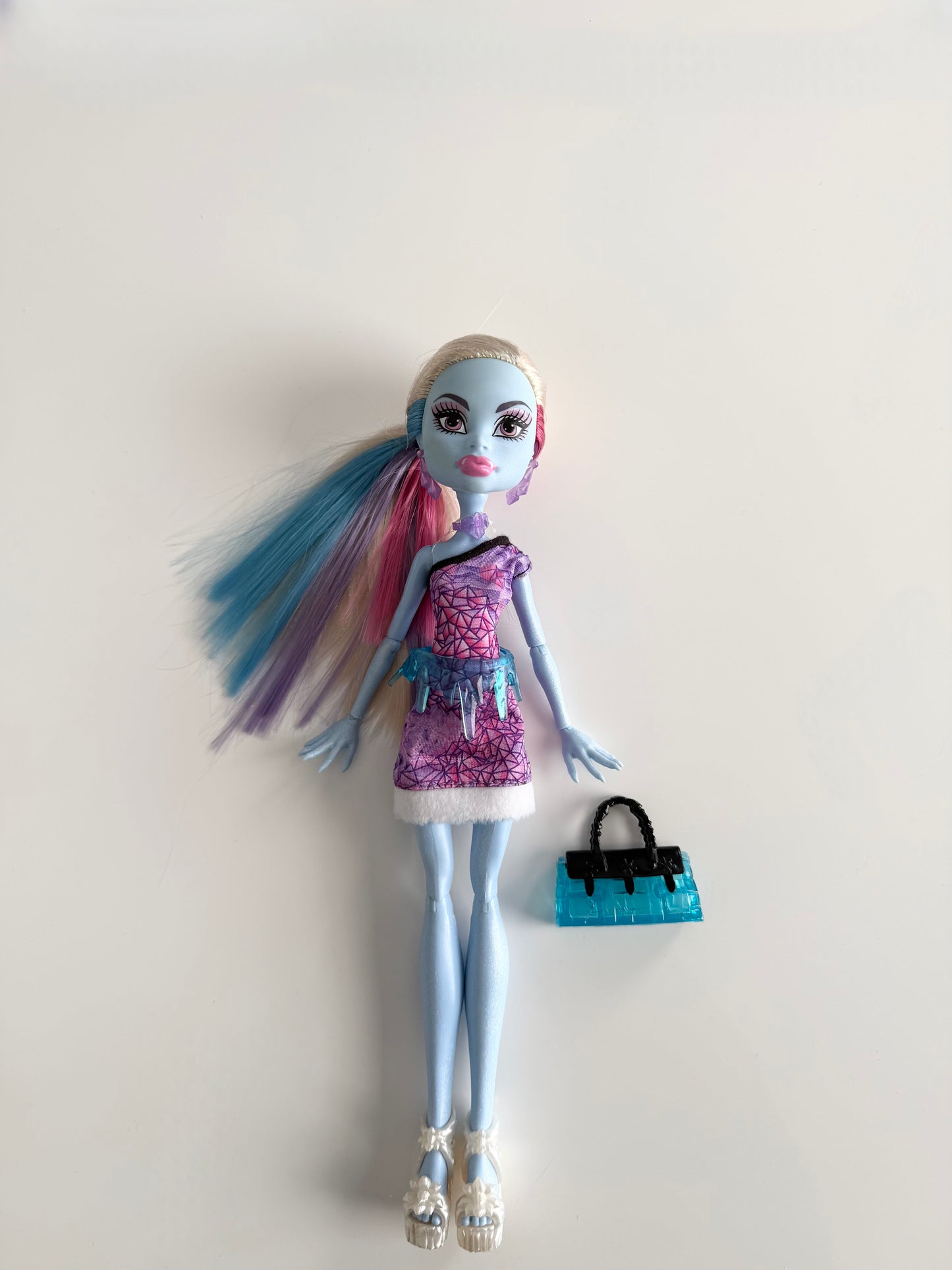 Abby Bominable Scaris doll