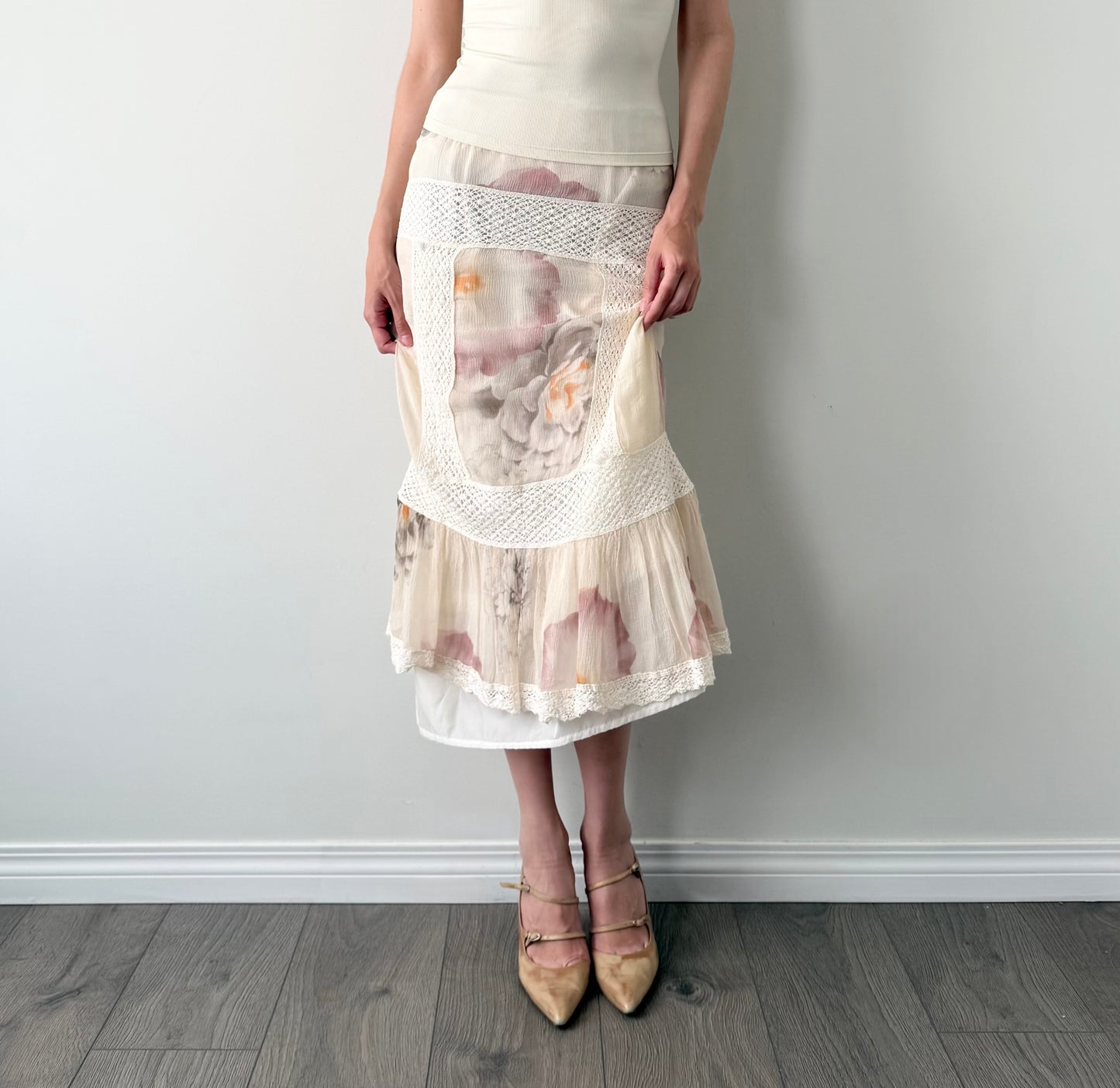Susan small 100% silk crochet floral midi skirt.
