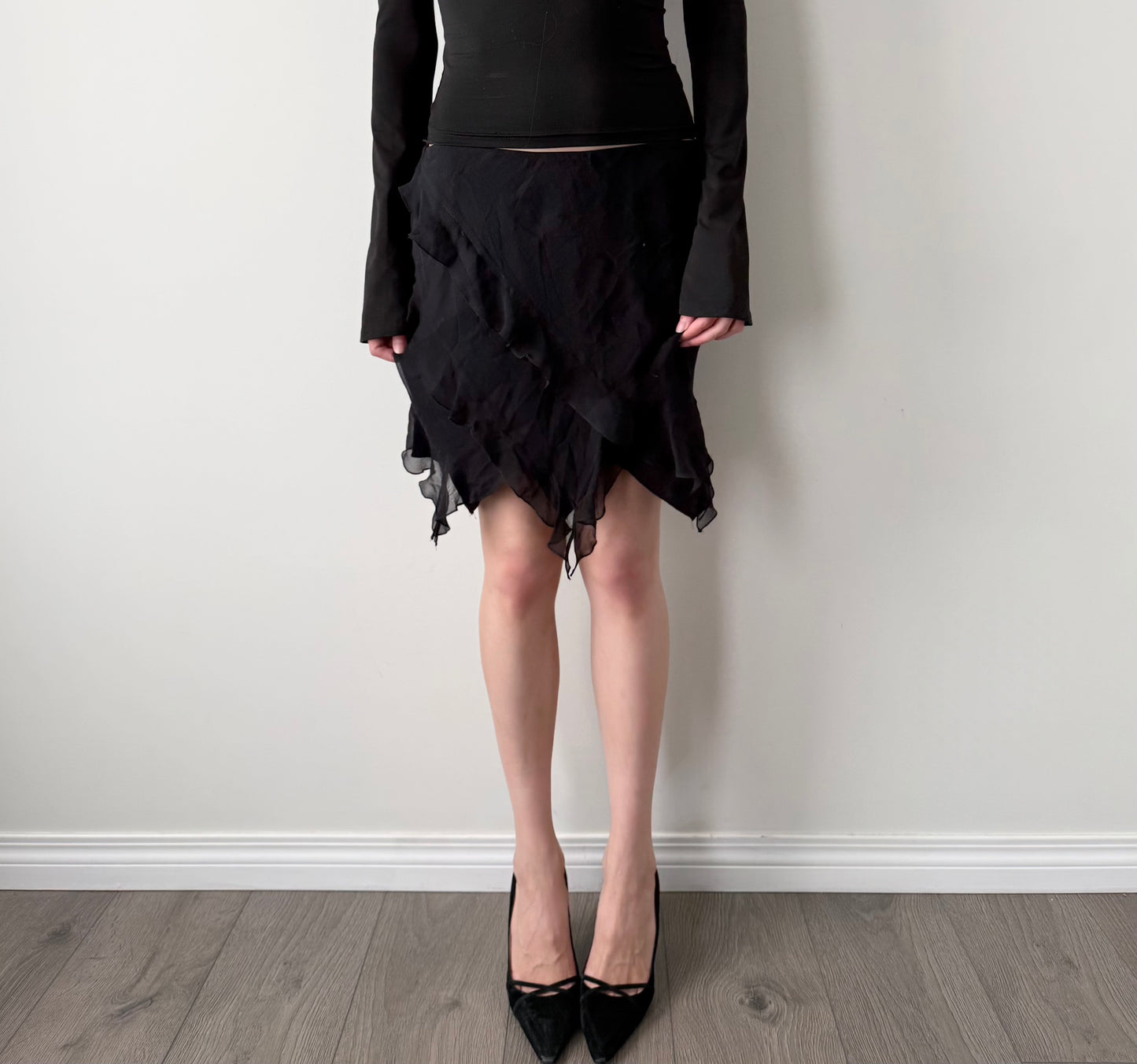 Guess 100% silk ruffle asymmetrical midi skirt.