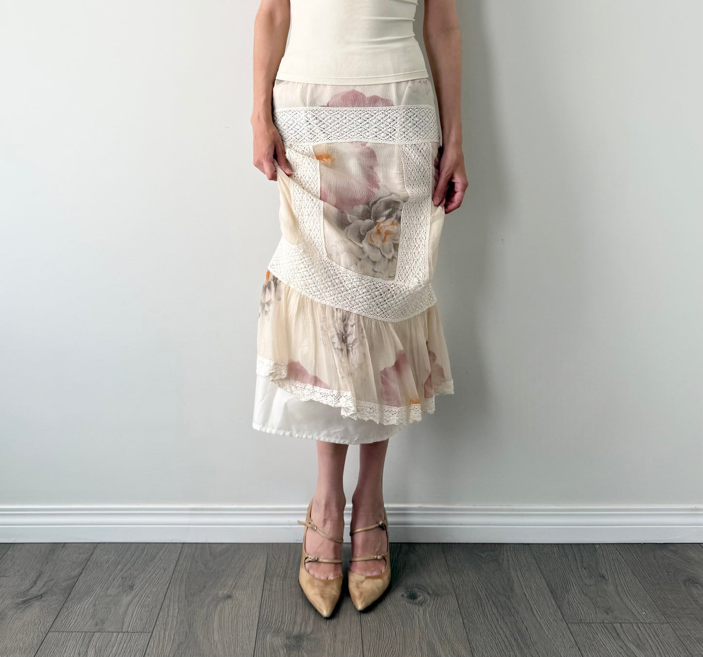 Susan small 100% silk crochet floral midi skirt.