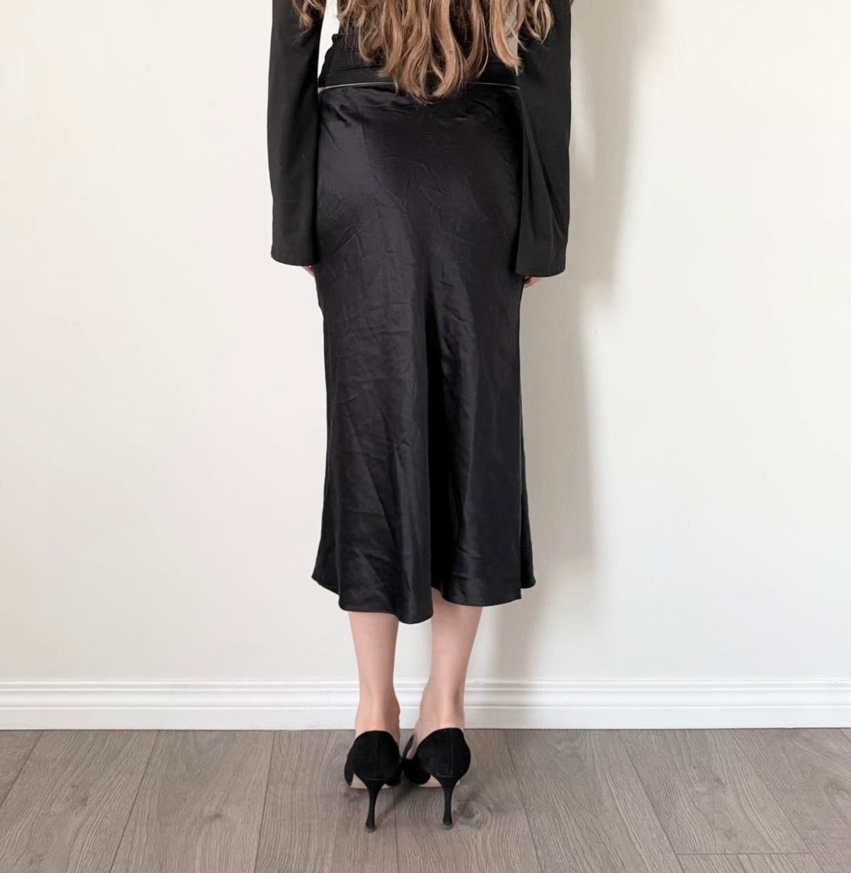 Aritiza black 100% silk midi slip skirt