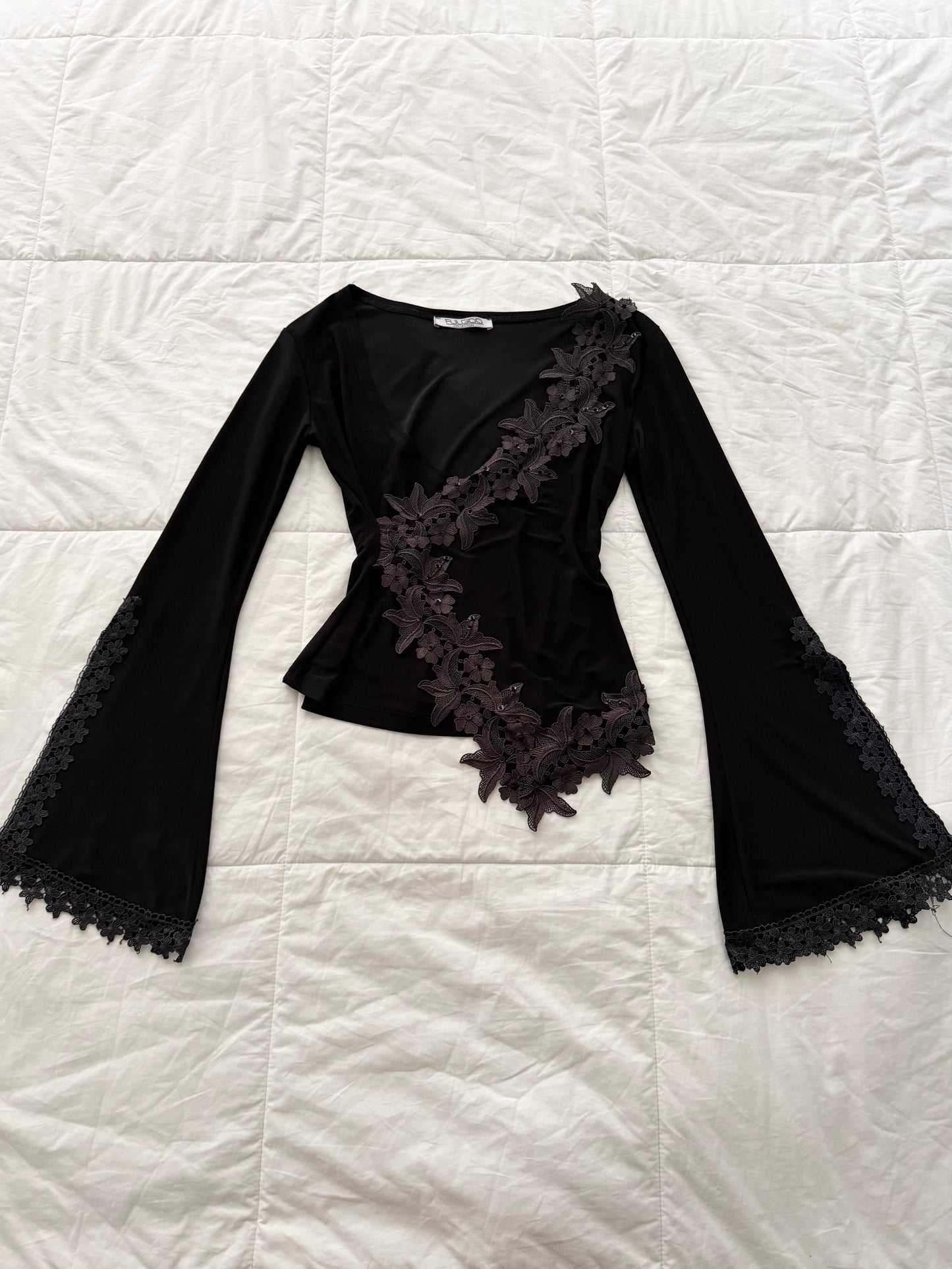 Vintage gothic floral embroidered flared sleeve asymmetrical top